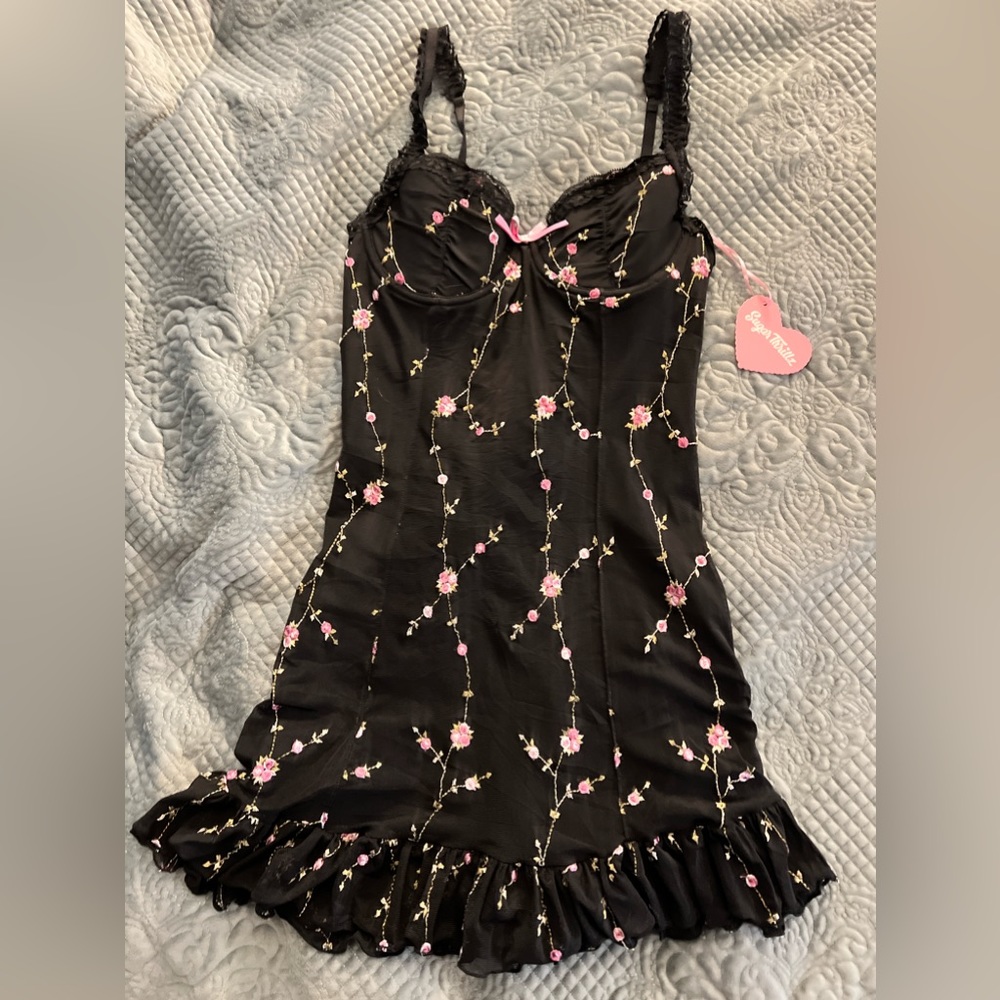 Sugar thrills lingerie-like dress. Sz lg, NWT